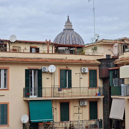 Vatican Bells Рим Екстер'єр фото